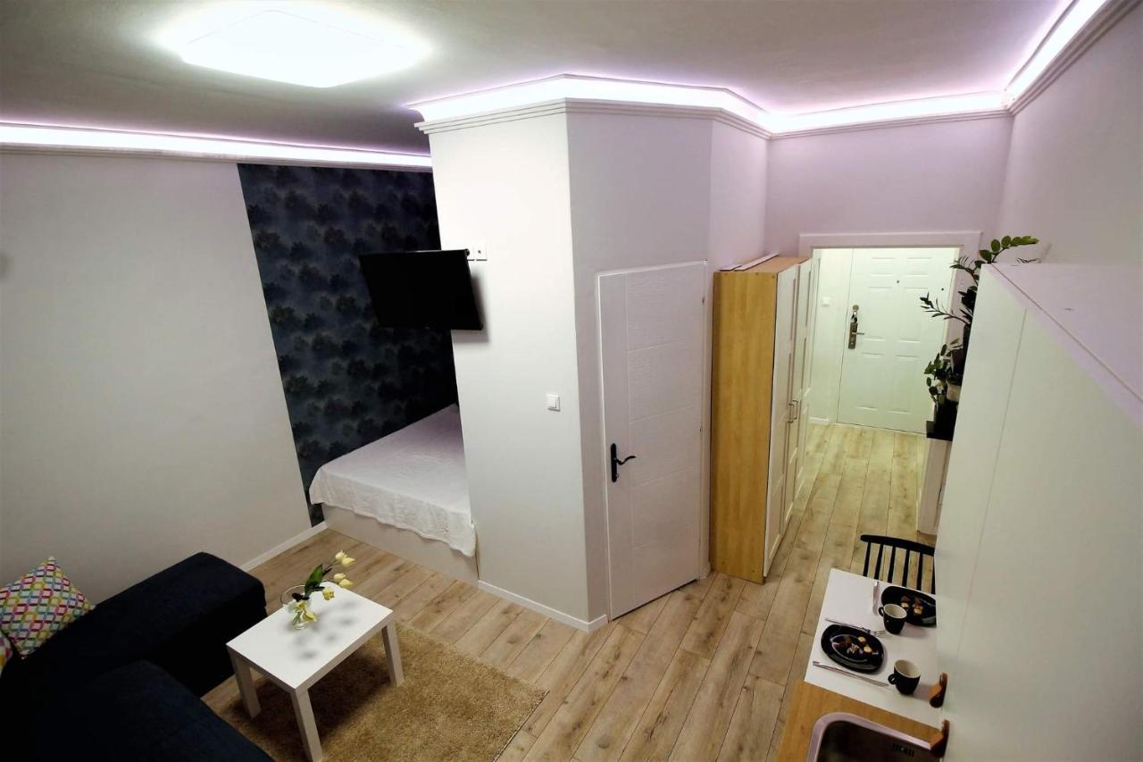 Viktoria Studioapartman Дьєр Екстер'єр фото